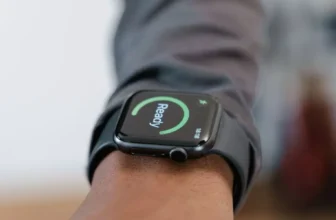 What Are the Top Features to Look for in a Smartwatch?